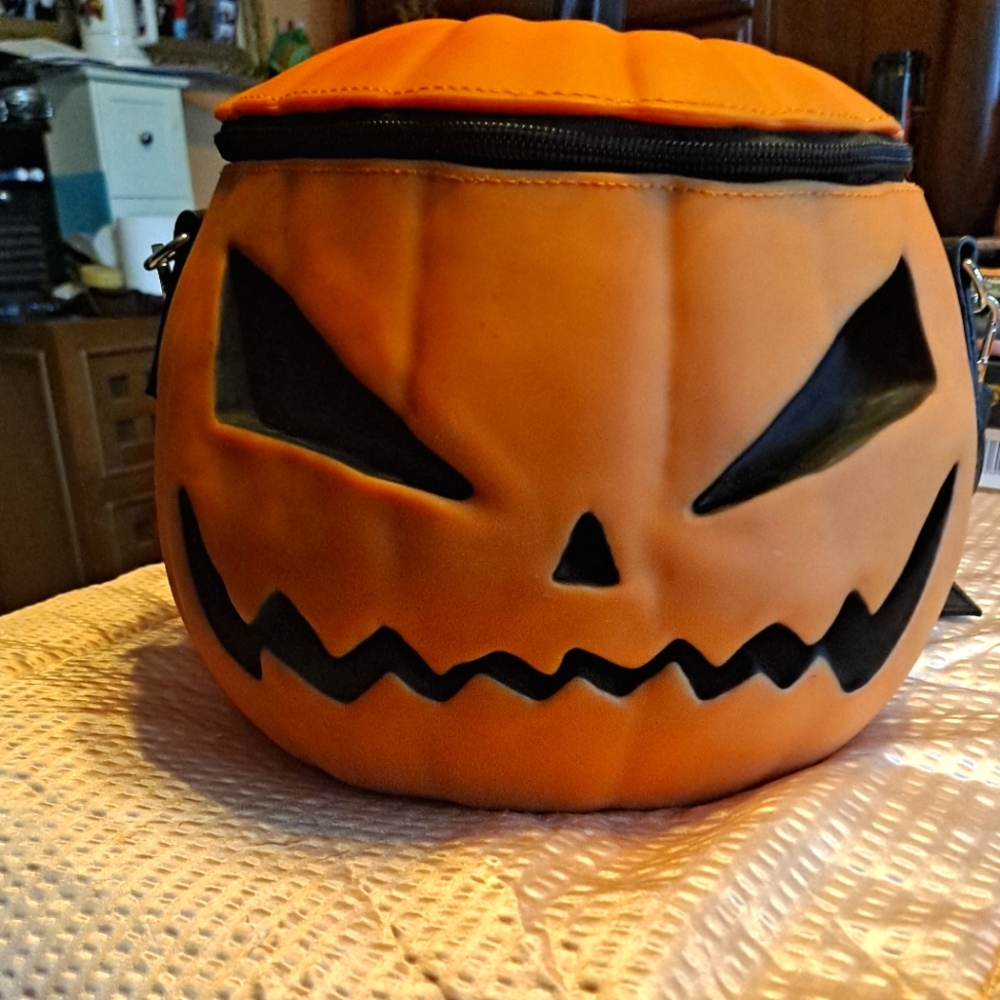 Sleepy Hollow Femme Noir pumpkin purse